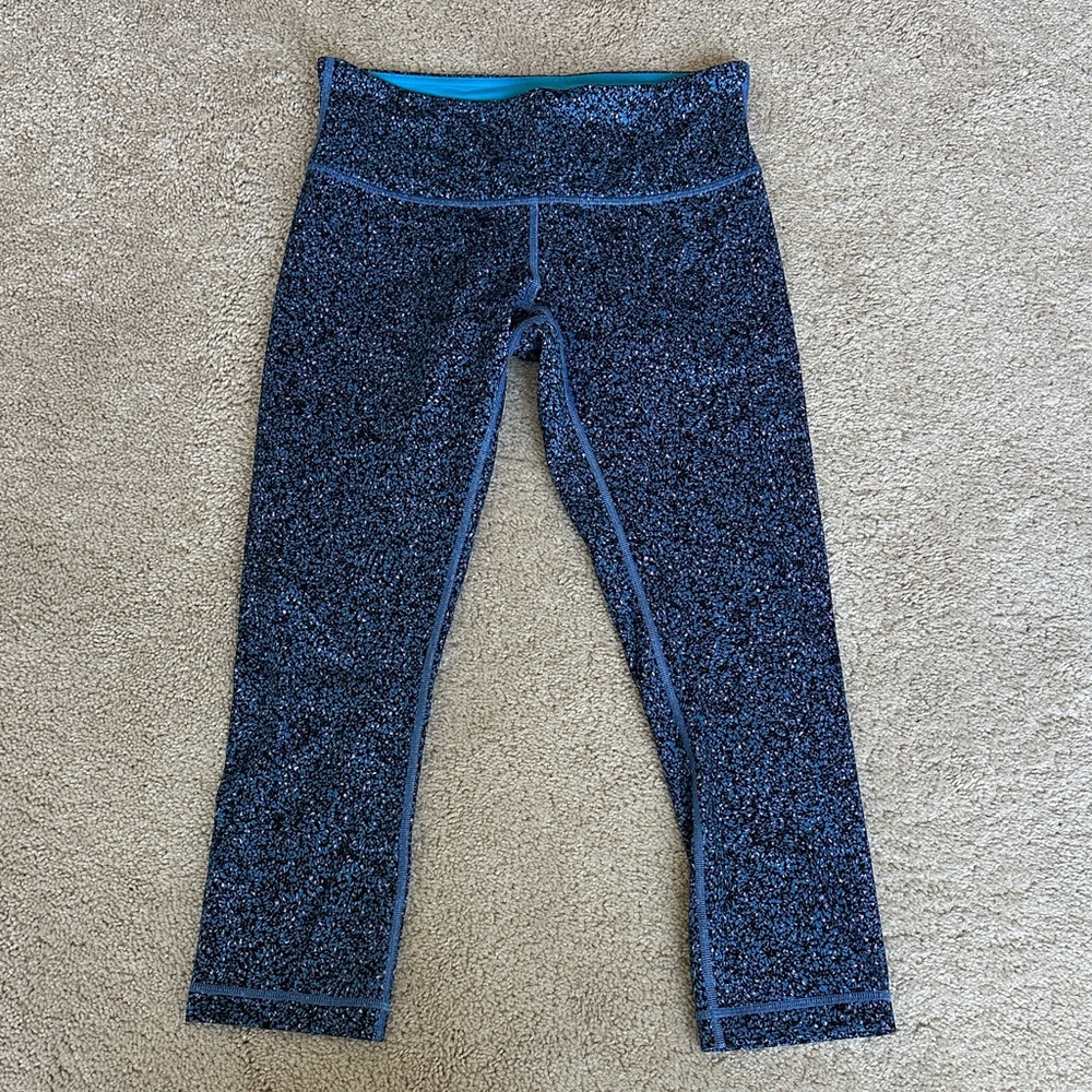 Lululemon Cropped Leggings - Blue with Speckled Pink - Size 6